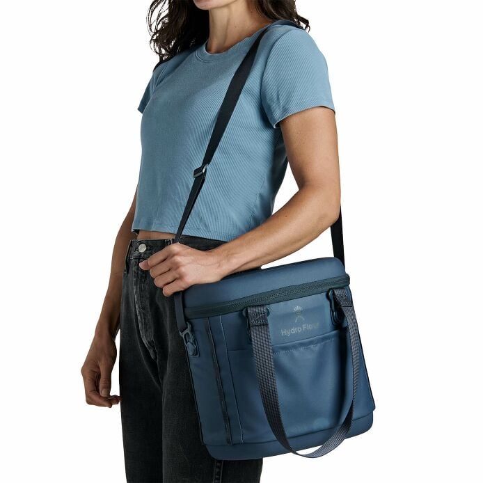carryouttm-soft-cooler-10-l-g3 250815_hydro_s26_hb_14560_1_4.jpg