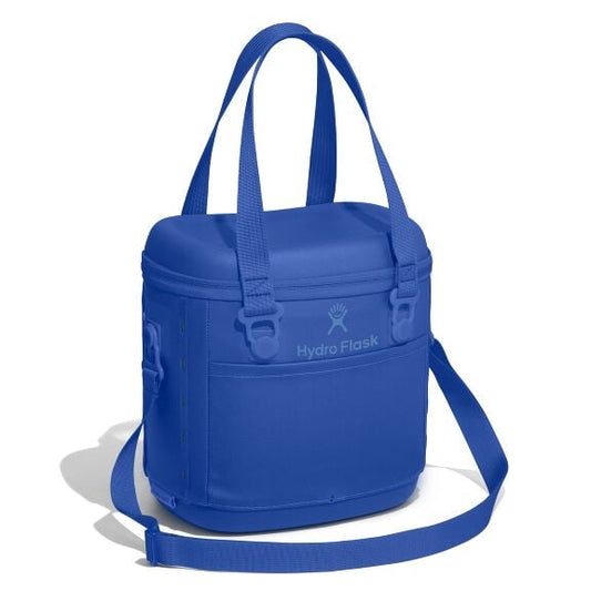 carryouttm-soft-cooler-10-l-g3 6pco382_carryout_cooler_10l_capri_blue_angled_1.jpg