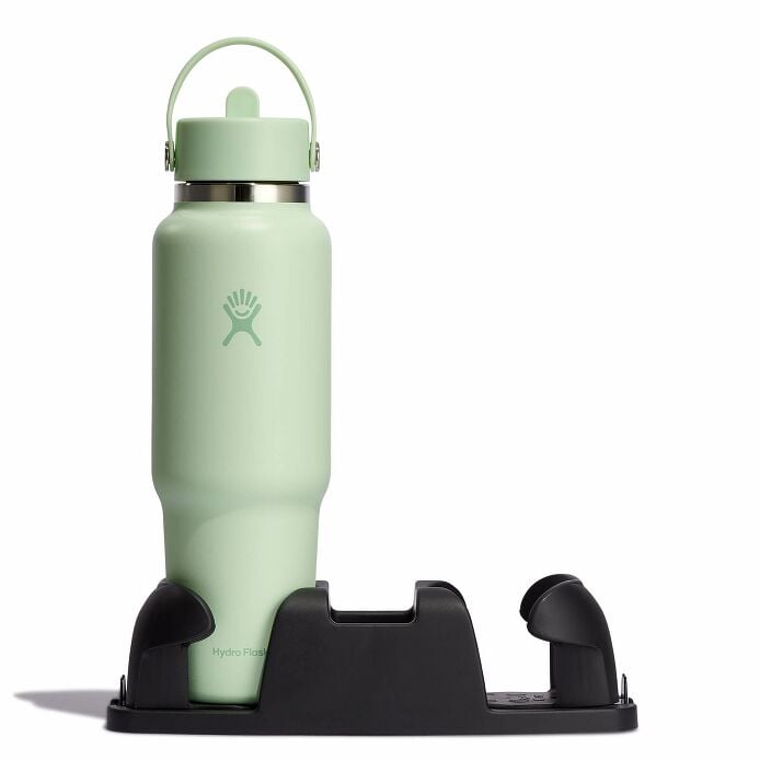 40-oz-travel-bottle-with-flex-straw-cap-t9 aloe-travel-bottle-in-cuplholder_3_3_1.jpg
