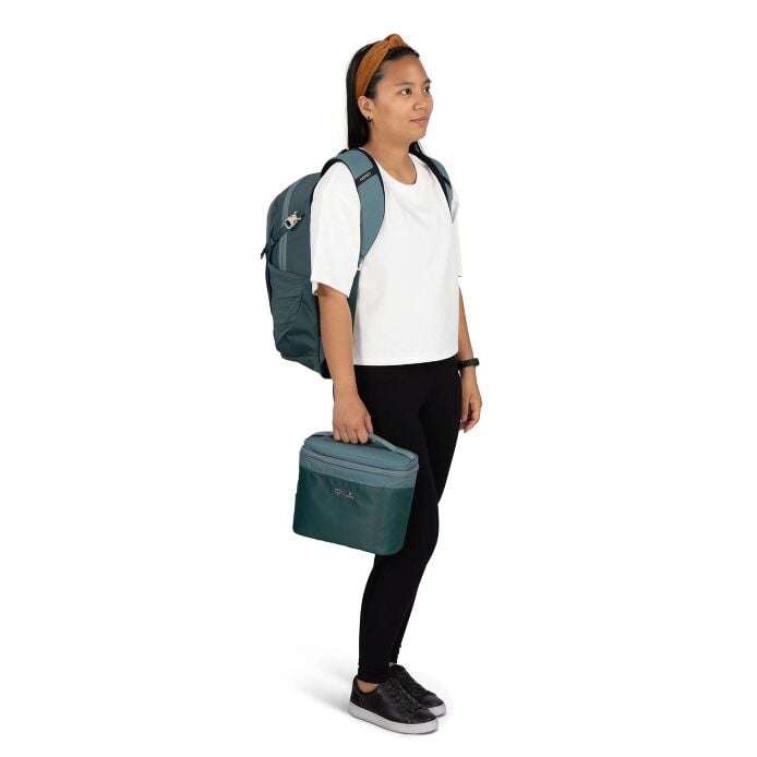 osprey-axis-x-hydro-flask-campus-essentials-bundle-o4 axisxhydroflask_s26_onbody1_cascadeblue_10007249_2.jpg