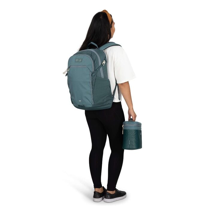 osprey-axis-x-hydro-flask-campus-essentials-bundle-o4 axisxhydroflask_s26_onbody2_cascadeblue_10007249_2.jpg