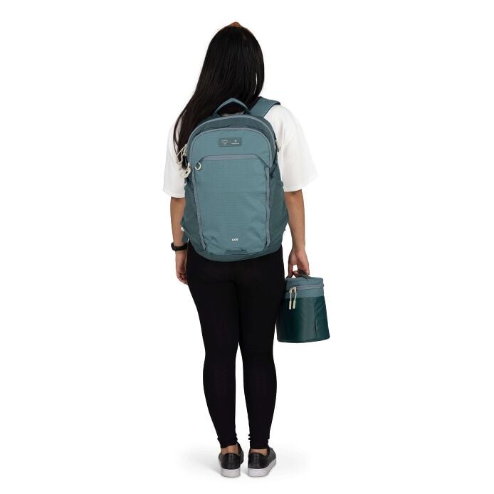 osprey-axis-x-hydro-flask-campus-essentials-bundle-o4 axisxhydroflask_s26_onbody3_cascadeblue_10007249_2.jpg