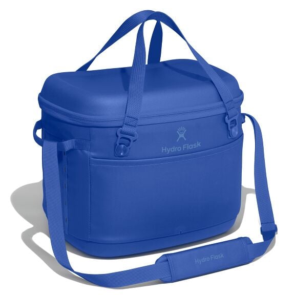 carryouttm-soft-cooler-30-l-b3 cpco382_carryout_cooler_30l_capri_blue_angled_1.jpg
