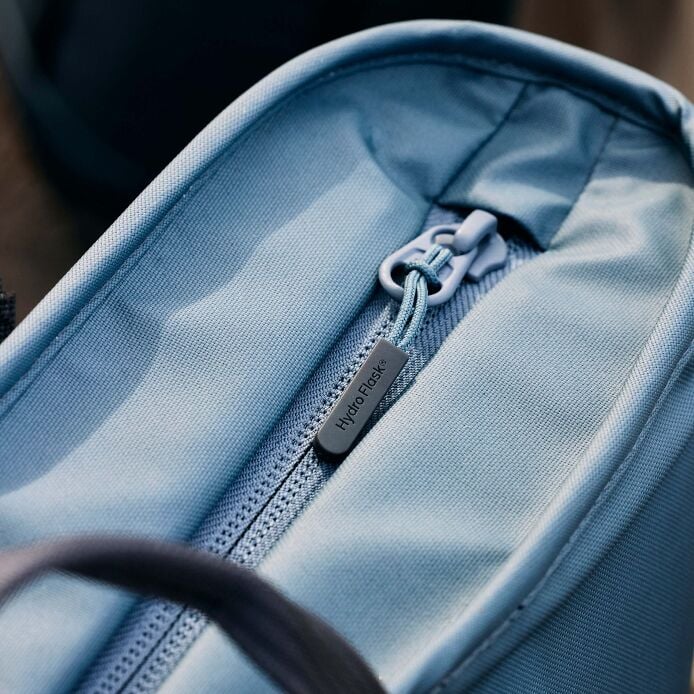carryouttm-soft-cooler-tote-20-l-l2 hf_carryout_bouwer_d1_l1_torrey_pines_still_life_0112_9.jpg