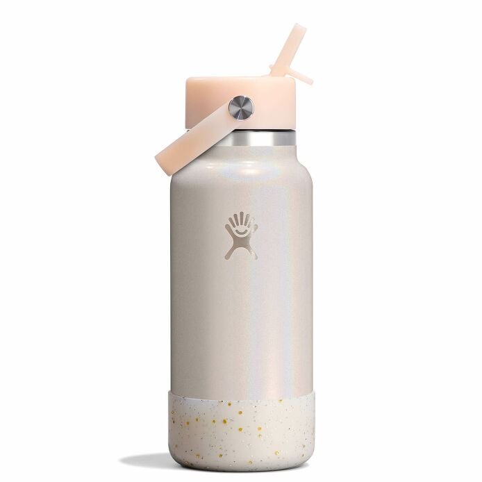 medium-boot-j4 le-f25w32-g-32-oz-wide-flex-straw-cap-glimmer-cream-straight-withboot_1_1_1.jpg