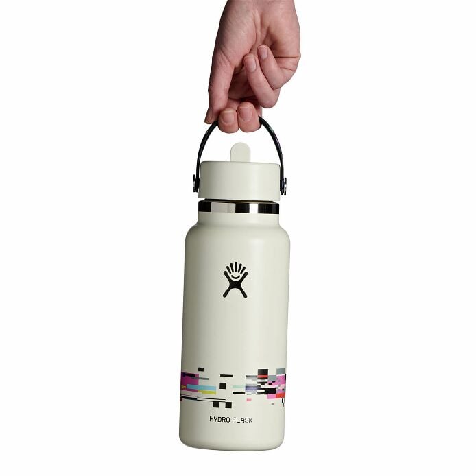 glitch-collection-32-oz-bottle-with-flex-straw-cap-z8 le26-w32-1006-32-oz-wide-flex-straw-cap-glitch-white-hb.jpg