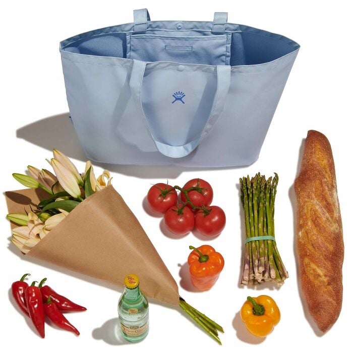 20-l-tag-along-tote-g0 rt20484_20ltagalongtote_surf_packing_1.jpg